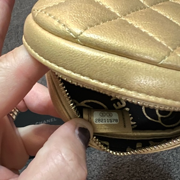 Chanel gold leather coin purse - Picture 3 of 8